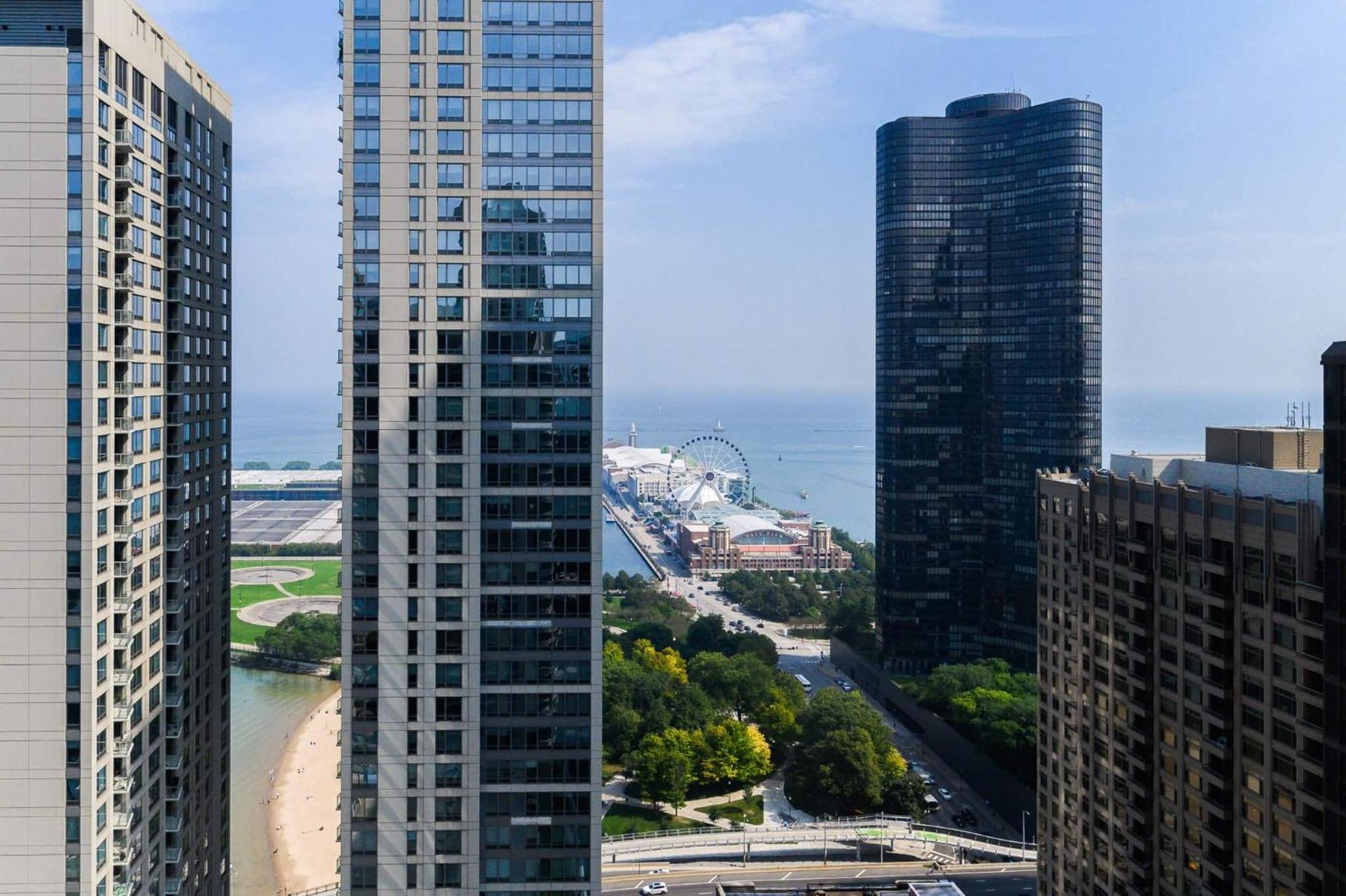 3B/3B Skyloft With Navy Pier View Gym & Pool By Envitae Chicago Exterior photo